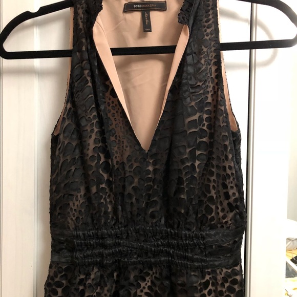 BCBG Black cinched waist v-neck dress - Picture 2 of 6